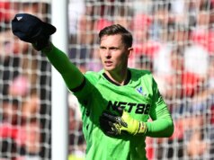 Dean Henderson: Estrela do Crystal Palace paga £ 1.000 em bebidas em pub para fãs exultantes