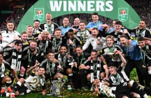 Newcastle recebe exibição ‘Highway to Wembley’ comemorando o triunfo da Carabao Cup