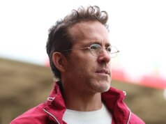 Ryan Reynolds doa £ 10.000 para arrecadação de fundos para adolescente de Wrexham