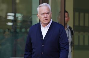 Martin Clunes encontrou Huw Edwards ‘diferente’ ao assumir o papel de locutor no drama do Channel 5