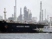 As exportações do Japão superaram as previsões com crescimento de 4,2% em fevereiro, mas os embarques para a China e os EUA caem