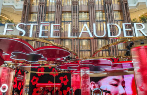Estée Lauder está em negociações para se fundir com a Puig em meio a um plano de recuperação em andamento