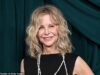 Meg Ryan, 64, parece incrivelmente jovem, como foi vista pela primeira vez desde o assassinato de seu diretor de When Harry Met Sally