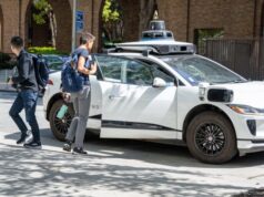 Uber investirá até US$ 1,25 bilhão na fabricante de veículos elétricos Rivian em acordo para lançar 50.000 robotáxis