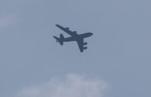 EUA lançam esforços de resgate após queda de avião de reabastecimento militar sobre o Iraque