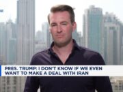 Emirados Árabes Unidos reabrem espaço aéreo após breve paralisação, enquanto ataques do Irã mantêm a região no limite