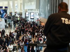 ‘Isso é uma loucura.’ Longas filas assolam os aeroportos dos EUA enquanto os oficiais da TSA enfrentam o segundo cheque de pagamento perdido na paralisação