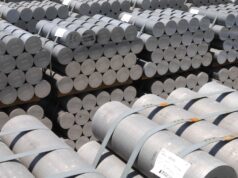 Os ataques do Irão aos produtores de alumínio estão a enviar ‘ondas de choque’ através do mercado de metais