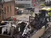 Polícia do Reino Unido prende dois homens em ataque incendiário anti-semita contra ambulâncias da comunidade judaica em Londres