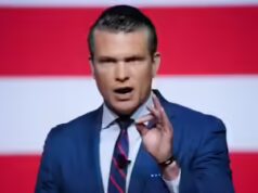 Trump não queria ficar ao lado de ‘oficiais negras’ em eventos militares, afirma equipe de defesa