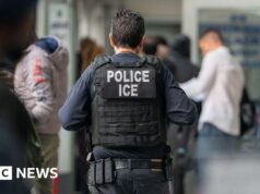 Trump ameaça enviar ICE para aeroportos a menos que acordo de financiamento seja alcançado
