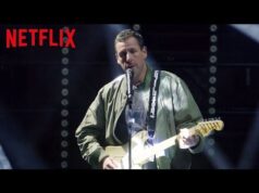 Adam Sandler ainda se emociona cantando a doce música de Chris Farley