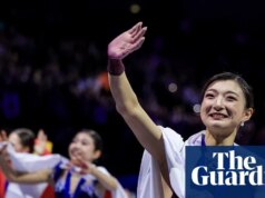 Kaori Sakamoto encerra carreira com o quarto título mundial enquanto Glenn perde medalhas