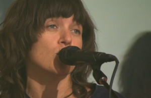 Sessões de sábado: Courtney Barnett se apresenta "Uma coisa de cada vez"