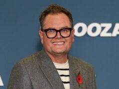 Alan Carr revela que ‘genuinamente’ comprou um castelo para nova série do Disney+