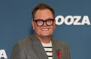 Alan Carr revela que ‘genuinamente’ comprou um castelo para nova série do Disney+