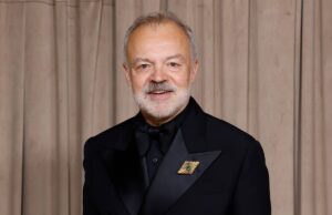 Graham Norton quebra o silêncio sobre se será convidado para o casamento de Taylor Swift e Travis Kelce
