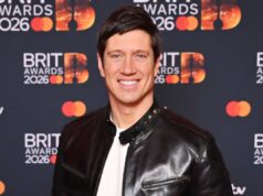 Vernon Kay é o favorito para substituir Scott Mills na BBC Radio 2 após a última conversa antes de demitir