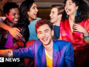 Russell T Davies adapta It is A Sin para present no palco