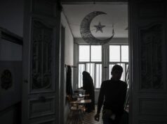 Guerra Irã-Israel AO VIVO: Militares israelenses dizem que estão atacando alvos do Hezbollah em Beirute; Trump diz que considera ‘desacelerar’ guerra com o Irã