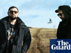 ‘Acordei e não conseguia me mover’: os roqueiros escoceses do Twilight Unhappy sobre nascimentos, mortes e colapsos