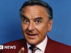 Oficina de conserto de TV rejeita livro de piadas ‘inapropriado’ de Bob Monkhouse
