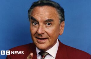 Oficina de conserto de TV rejeita livro de piadas ‘inapropriado’ de Bob Monkhouse