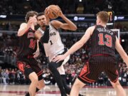 O rolo compressor dos Spurs volta para casa para receber os Bulls cambaleantes