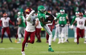 Relatório: Eagles assinam contrato de 1 ano com CB Jonathan Jones