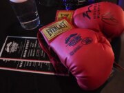 Boxeador, 19, em coma induzido após nocaute no fim de semana