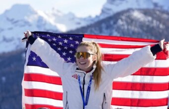 Mikaela Shiffrin vence recorde de 8º slalom do WC nesta temporada