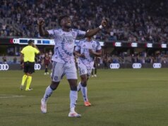 Quakes e Sounders se chocam durante uma largada excelente