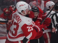 Contending Wings reviravolta em casa contra o humilde Flames