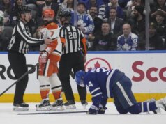 Auston Matthews, do Maple Leafs, lesionado contra Geese