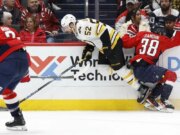 Bruins derrotam Caps em tiroteio e interrompe sequência de vitórias na estrada