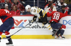 Bruins derrotam Caps em tiroteio e interrompe sequência de vitórias na estrada