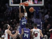 Hornets prósperos tentam acabar com o Magic