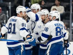 Resumo da NHL: Nikita Kucherov (3 G, 2 A) conduz Lightning além de Kraken