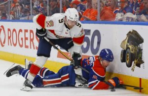 Panthers e Flames lutam para ampliar as esperanças da pós-temporada