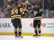 Erik Karlsson marca duas vezes novamente como o melhor Jets dos Penguins nos pênaltis