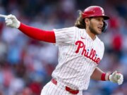 Phillies 3B Alec Bohm afirma que os pais desviaram milhões