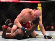 Joe Pyfer derrota o ex-campeão Israel Adesanya no 2º spherical do UFC Seattle