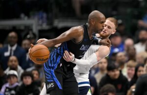 Lobos montam o triplo-duplo de Ayo Dosunmu para vencer Mavs