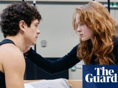 ‘É como voar!’ Sadie Sink e Noah Jupe sobre o estrelato infantil, a paixão e a adrenalina inebriante de Romeu e Julieta