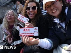 ‘BTS é tudo para nós’: fãs de Ok-pop se reúnem em Seul para present de retorno