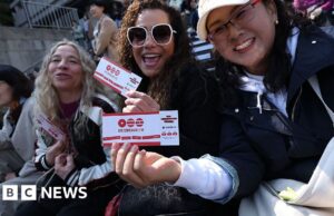 ‘BTS é tudo para nós’: fãs de Ok-pop se reúnem em Seul para present de retorno