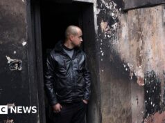 Colonos israelenses atacam aldeias palestinas na Cisjordânia ocupada, atacando pessoas e propriedades