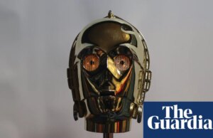 Cabeça C-3PO usada na sequência de Star Wars, O Império Contra-Ataca, é vendida por mais de US$ 1 milhão em leilão