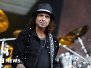 Morre Phil Campbell, guitarrista do Motörhead, aos 64 anos