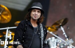 Morre Phil Campbell, guitarrista do Motörhead, aos 64 anos